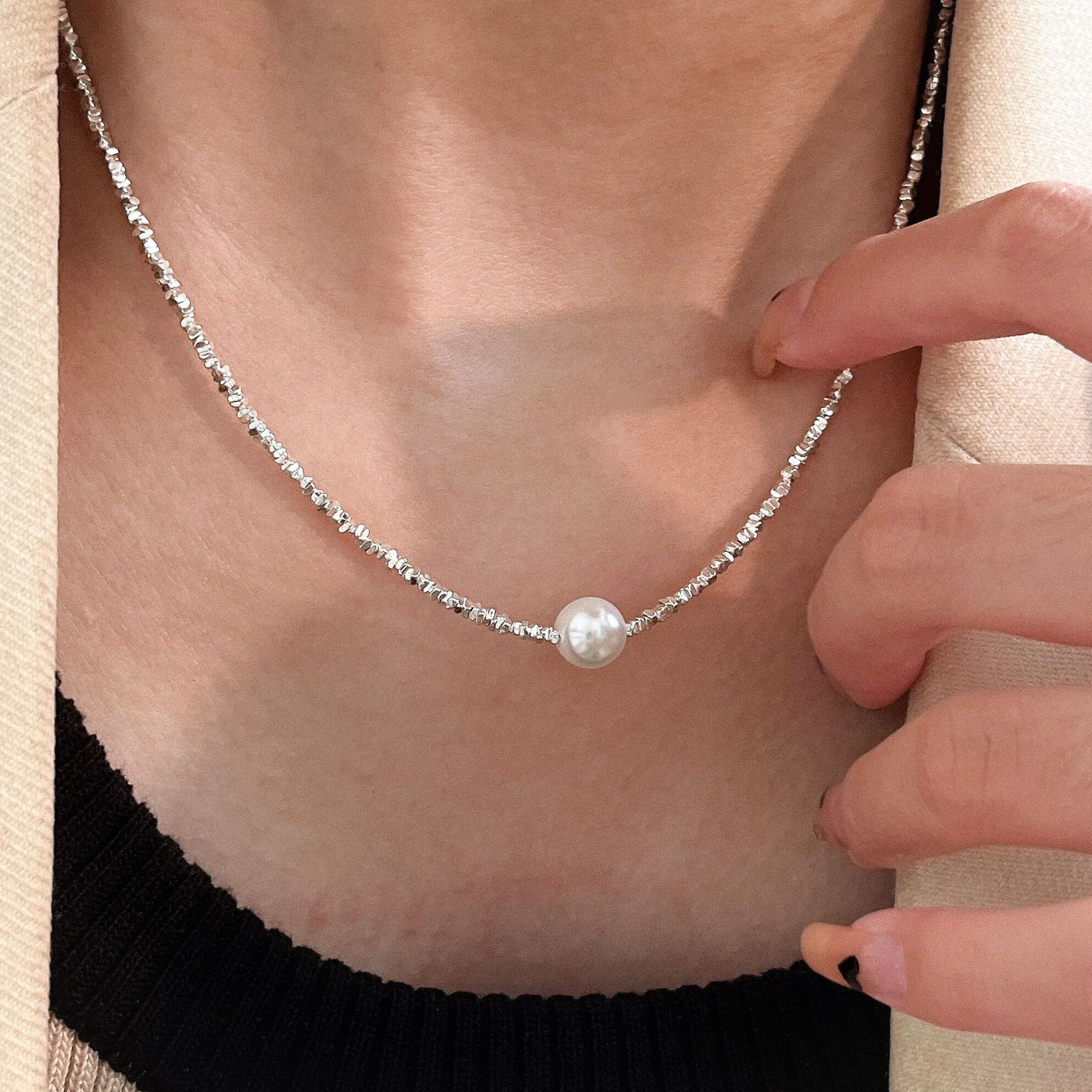 Classic Pearl Pendant Necklace