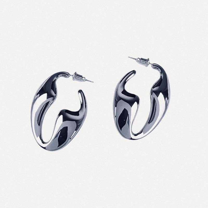Flowing Curves Hoop Earrings