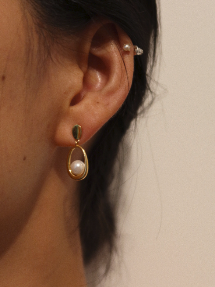 Pearl Oval Drop Earrings