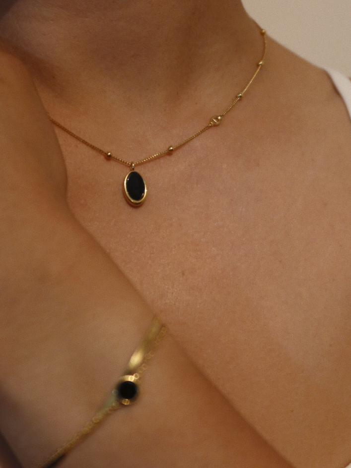 Black Oval Pendant Necklace