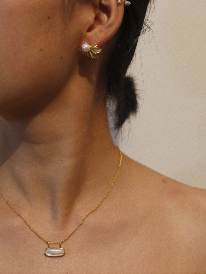 Seashell Glow Necklace